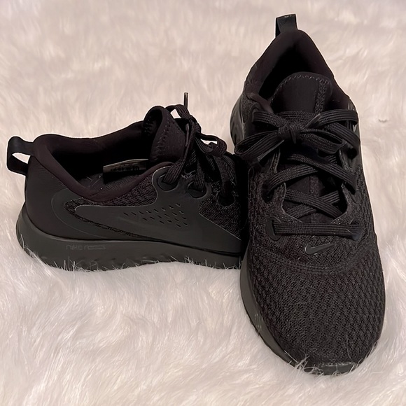 Nike Shoes - Nike Legend React Women’s